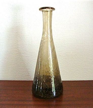 Flacon ou vase soliflore brun fumé en verre soufflé 