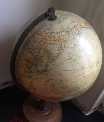 Globe Terrestre de Standing Girard-Barrère&amp;Thomas 1950s