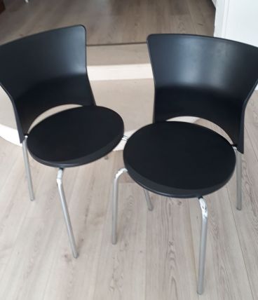 Paire de chaises italiennes Isis fin 90