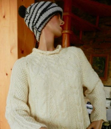 Superbe pull à torsades écru en pure laine