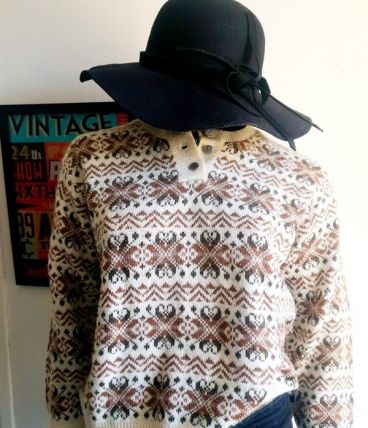 Pull crème à motifs 70s