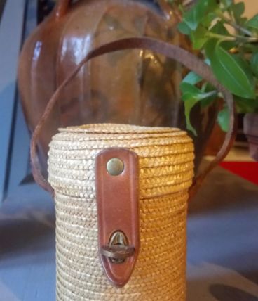 Ancien verre de curiste "Mont dore" et son étui en paille - 