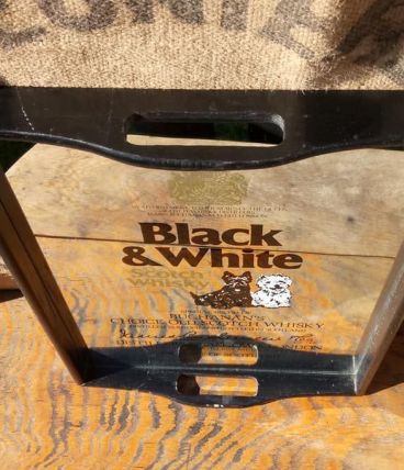 Plateau publicitaire Black and White whisky (Scotland)
