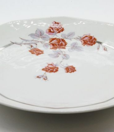 Plat en porcelaine roses