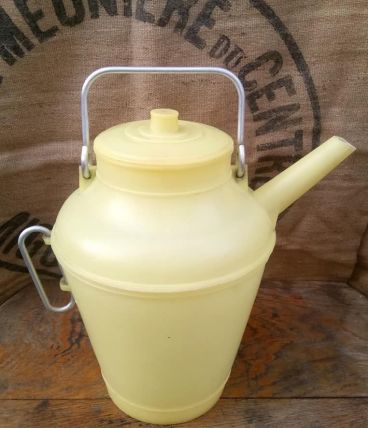 Arrosoir vintage en plastique 