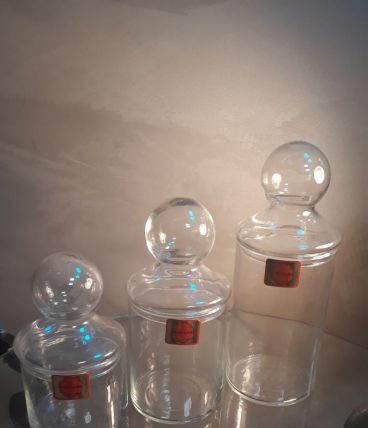 lot de 3  bonbonnieres  ou pots en verre  (durobor)  belgiqu