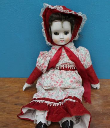 POUPÉE EN PORCELAINE ANNÉE 70-80