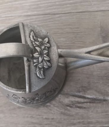 Arrosoir en étain, estampillé « La Maison de l’Etain »