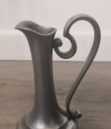 Pichet en étain, estampillé « Etains de l’Abbaye » France