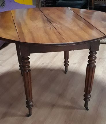 Table Louis Philippe pied tourner a rabbet tres pratique 125