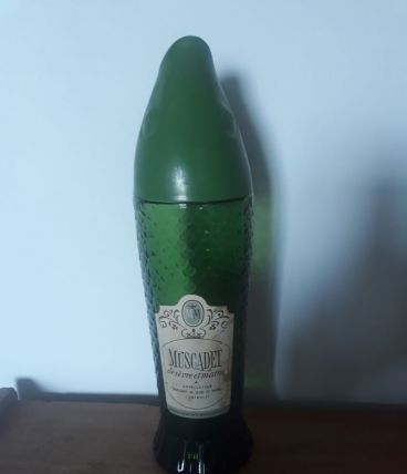 Bouteille vin Muscadet rare