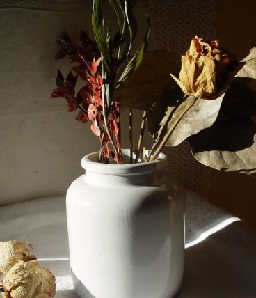 Pot en grès beige grisé