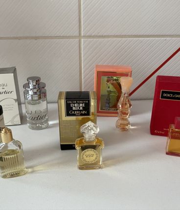 LOT DE 5 MINIATURES DE PARFUM  POUR COLLECTIONNEUSE