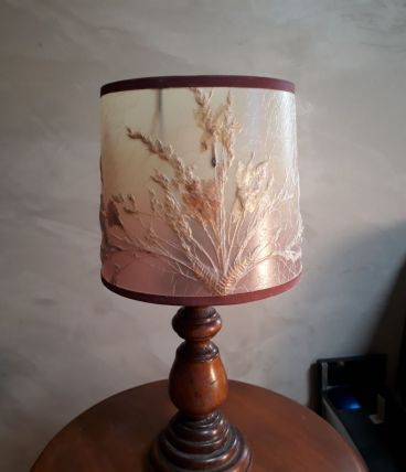 lampe pied bois massif  et abat jour fleurs et gramine sauva