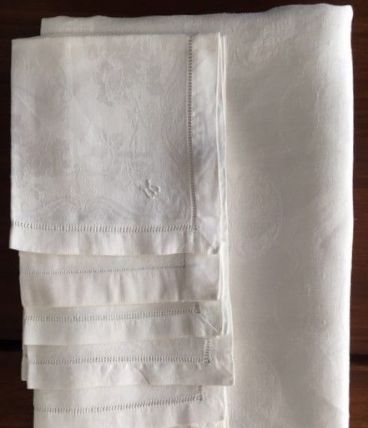 Nappe lin blanche et 6 serviettes lin monogrammées 1,92m x1,