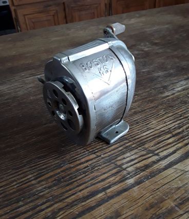 Taille crayon de la maîtresse ou de bureau , années 30 à  fi