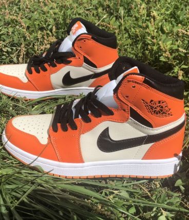 Nike Air Jordan 1 Mid Neuves Jamais Portées