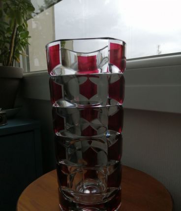 Vase à facettes des années 70 