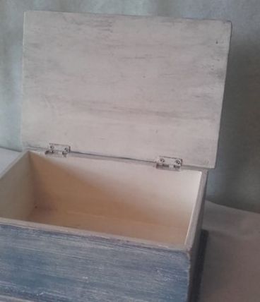 boite bleue en bois