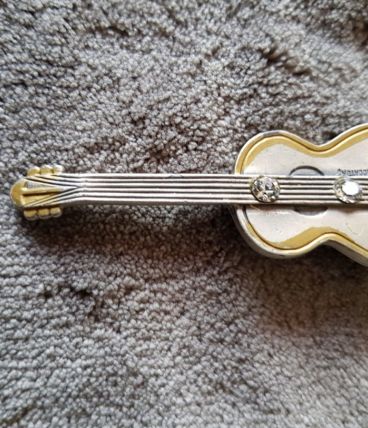 broche violon plaquée argent