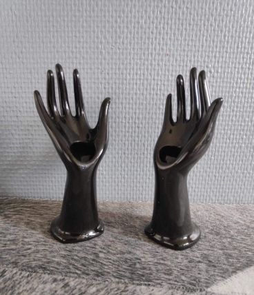 2 petits soliflores mains en céramique noires