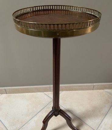 Sellette, Guéridon, table d’appoint tripode