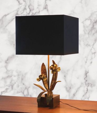 LAMPE EN MÉTAL ET FLEURS STYLISÉES