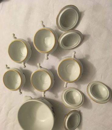 Pots à crème et bol en porcelaine blanche décorés main