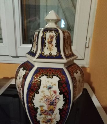 Vase avec couvercle Italy