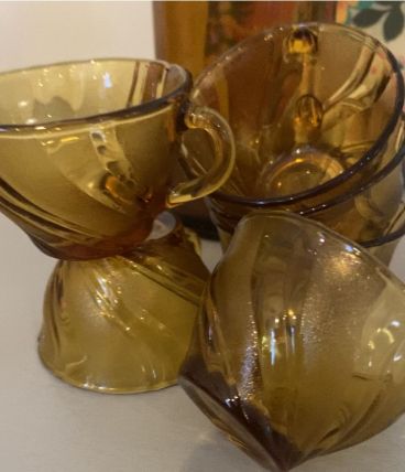 6 tasses en verre ambré Vereco France 