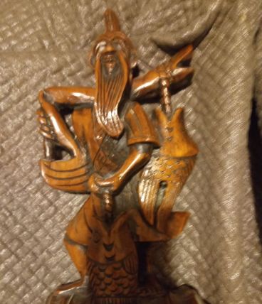 Statuette en bois vintage 