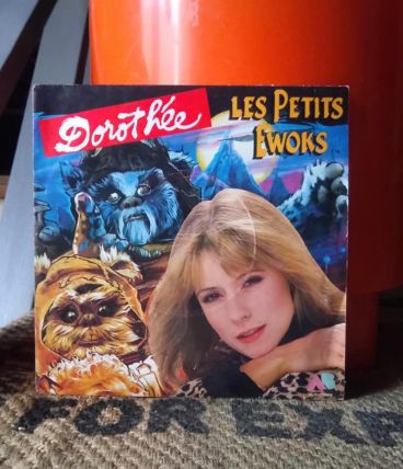 45 tours Dorothée - Les petits Ewoks 1984