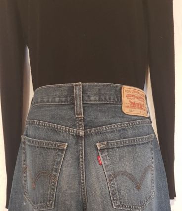 Jean Lévis jambes larges en bas 