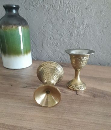 2 coquetier metal doré ciselé