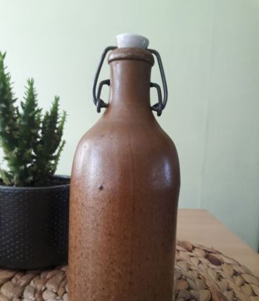 Bouteille en grés pour déco vintage tendance