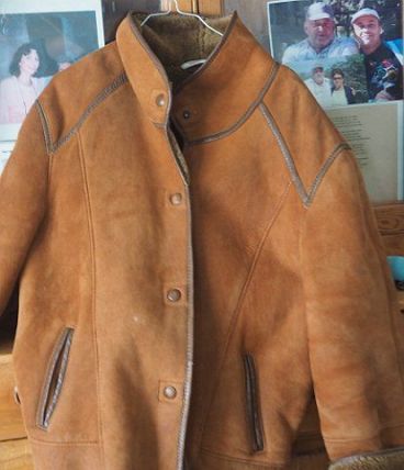 VESTE EN MOUTON RETOURNE