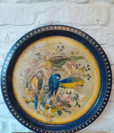 Plateau metal peruches.