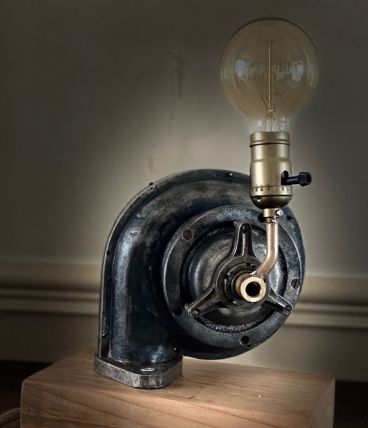 Lampe type industriel