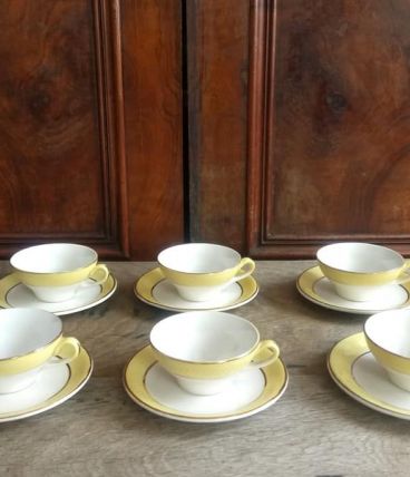 6 tasses à café et leurs soucoupes en céramique (