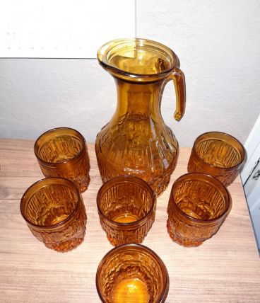 Service à orangeade, couleur ambre, vintage à souhait !