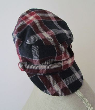 Jolie casquette à carreaux 
