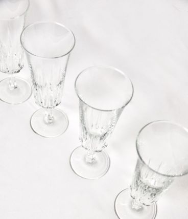 6 flutes à Champagne en verre 