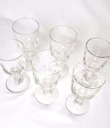  6 Verres à pied en verre taillé