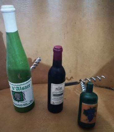 LOT de 3 tire-bouchons forme bouteilles vins 