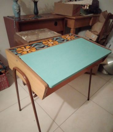 Bureau enfant vintage rénové