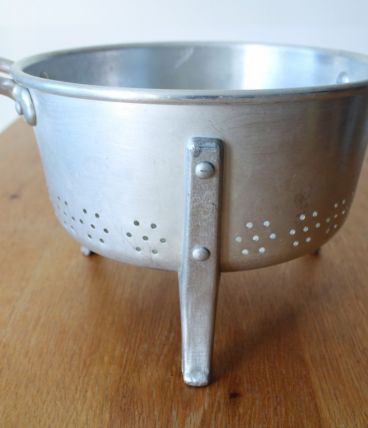 Passoire vintage zinc années 60/70