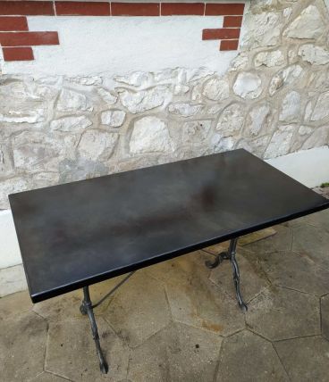 Table unique en métal style industriel