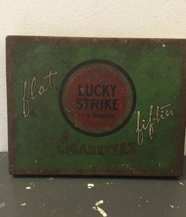 Boîte à cigarettes ´´ Lucky Strike ´´