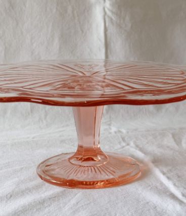 Plat sur pied verre rose