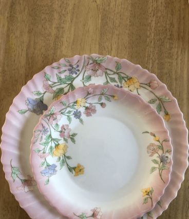 Assiettes plates et desserts 